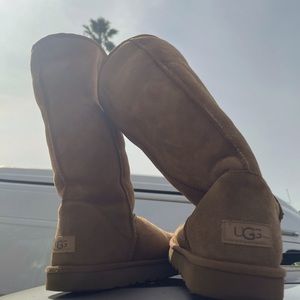 Light brown Ugg boots with Ugg logo on heel